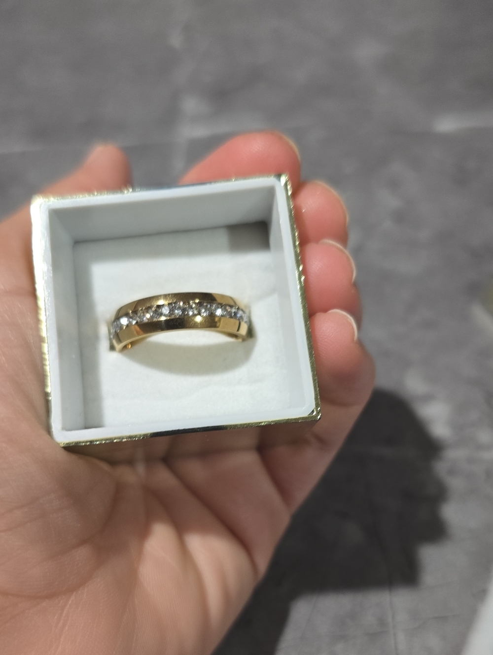 Unisex band rings suitable for most occasions, promise ring, engagement ring